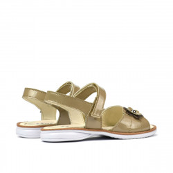 Kisgyerek szandál 55c lakk bézs