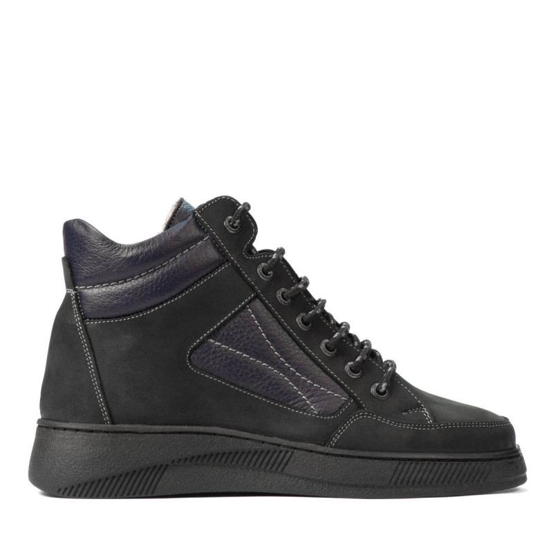 Tizenéves csizma 4010 tuxon fekete