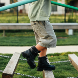 Gyerekcsizma 3022 fekete lifestyle