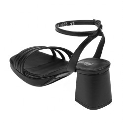 Női szandál 1335 fekete