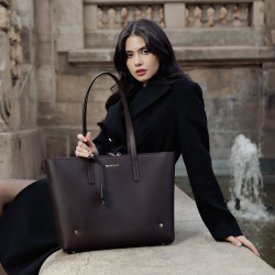 Geanta dama de umar 034g dark brown lifestyle