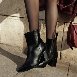 Női magassarkú csizma 1401 fekete lifestyle