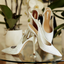 Női szandál 1352 fehér szatén lifestyle