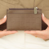 Portcard 209g 01 croco sötétbarna lifestyle