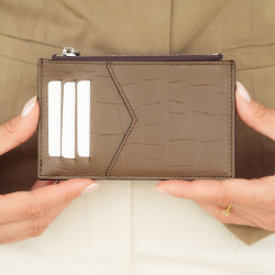 Portcard 209g 01 croco sötétbarna lifestyle