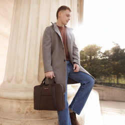 Laptop táska 306g 01 eszpresszó lifestyle