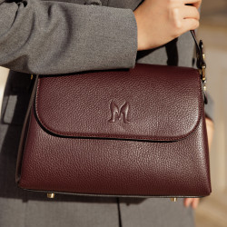 Női válltáska 040g fekete cseresznye lifestyle