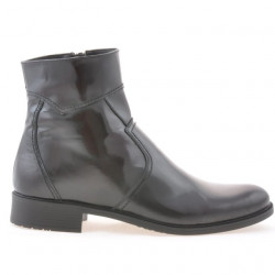 Ghete barbati 401 a bordo