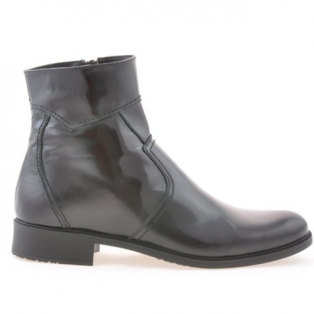 Ghete barbati 401 a bordo